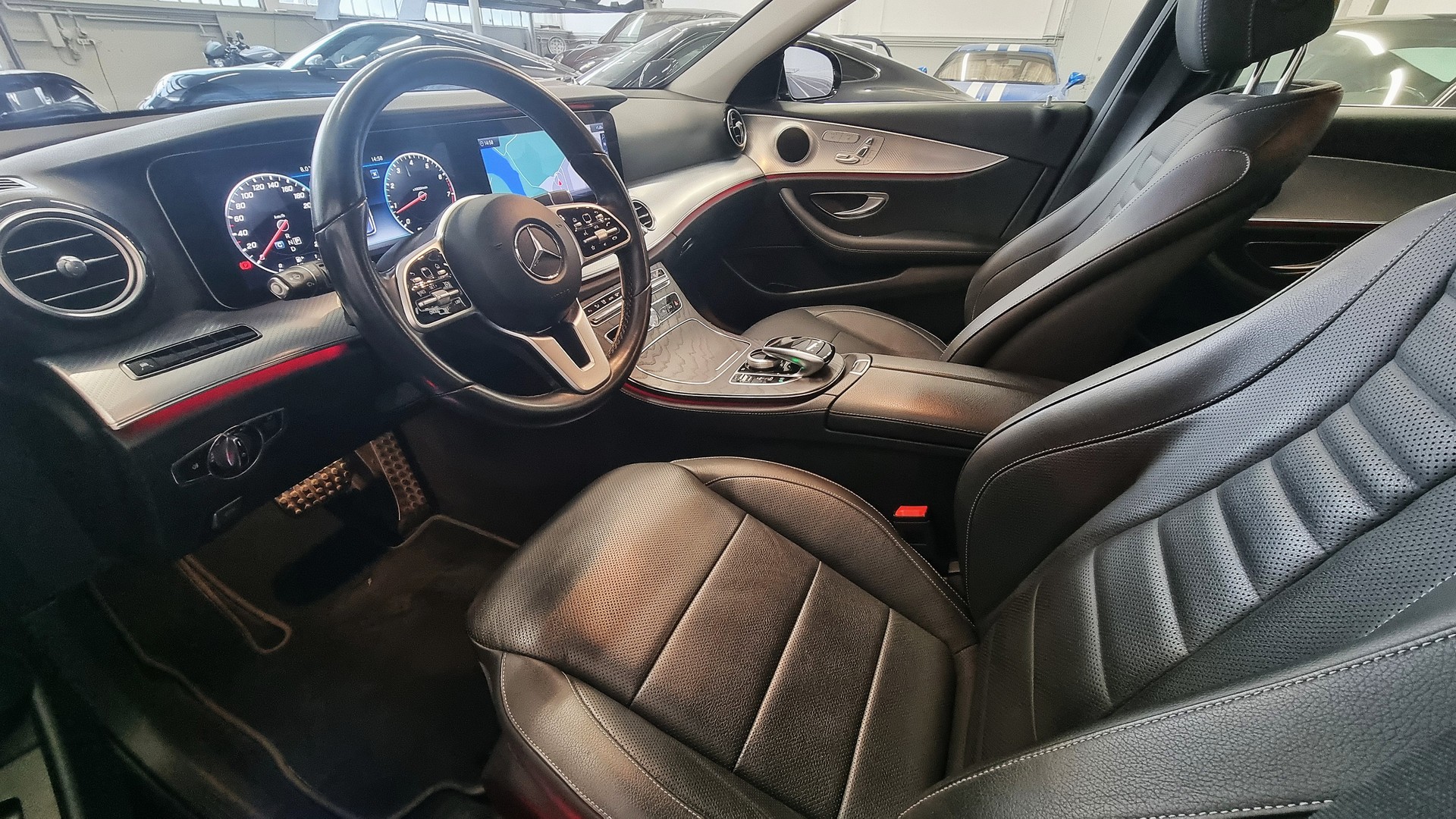 MERCEDES-BENZ E 450 Avantgarde 4 Matic 9G-Tronic-image-6