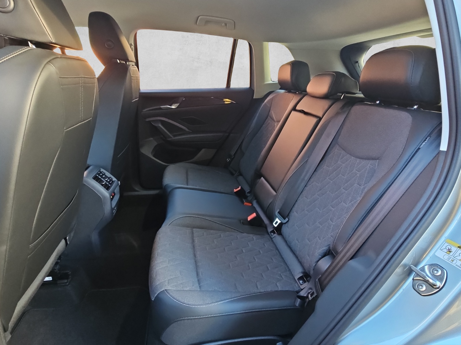 VW Tiguan 2.0 TSI DSG United 4Motion-image-9