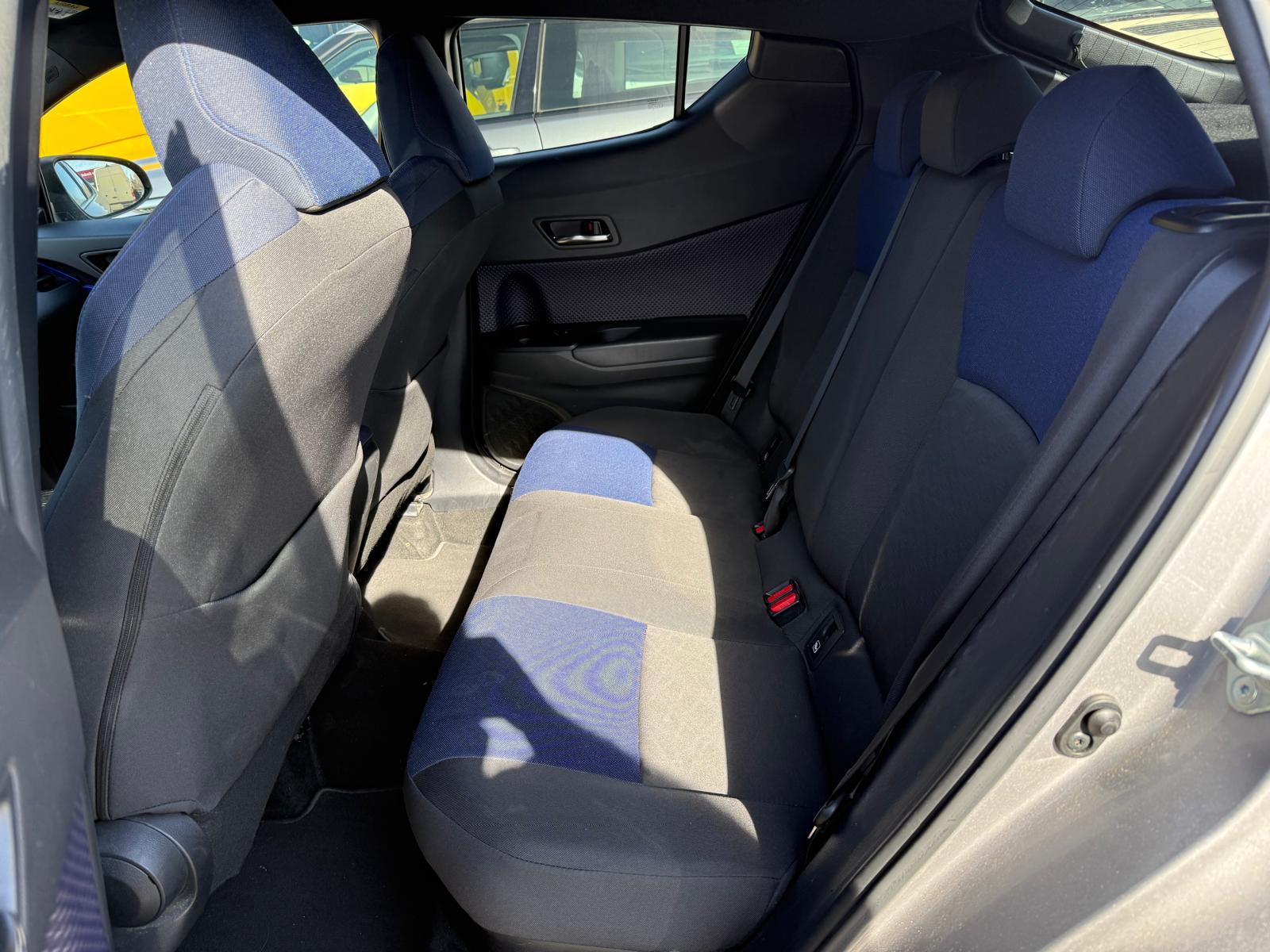 TOYOTA C-HR 1.8 VVTi HSD Style-image-11