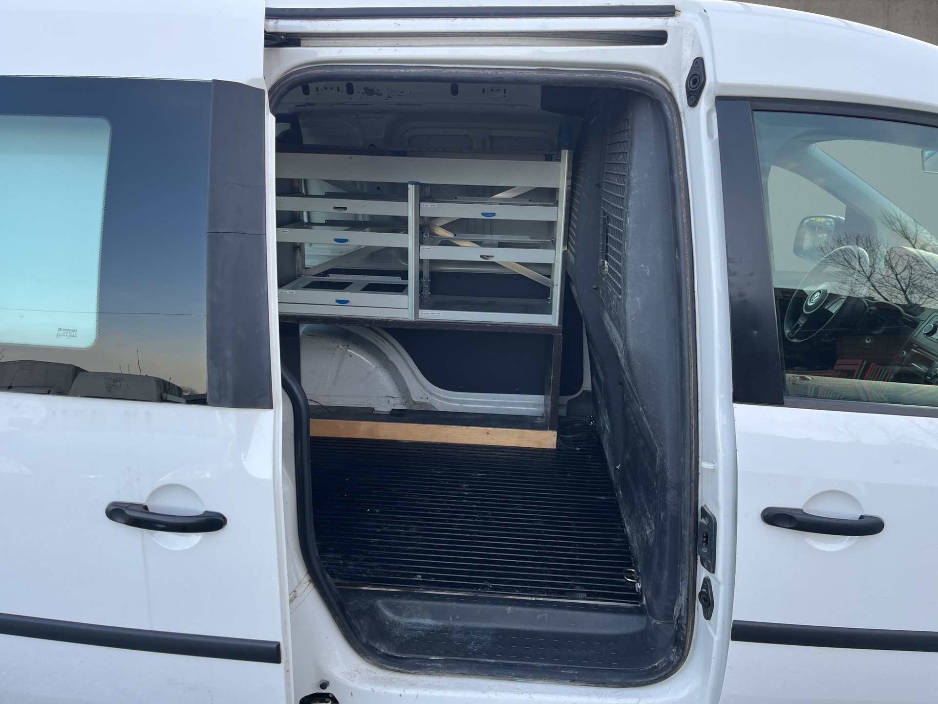 VW Caddy 2.0 TDI 4Motion-image-12