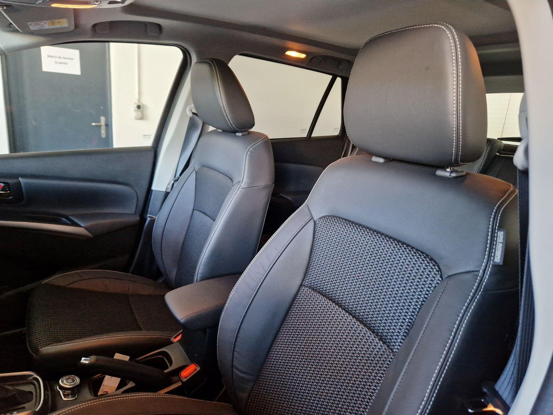 SUZUKI S-Cross 1.5 Compact Top Hybrid 4x4-image-8