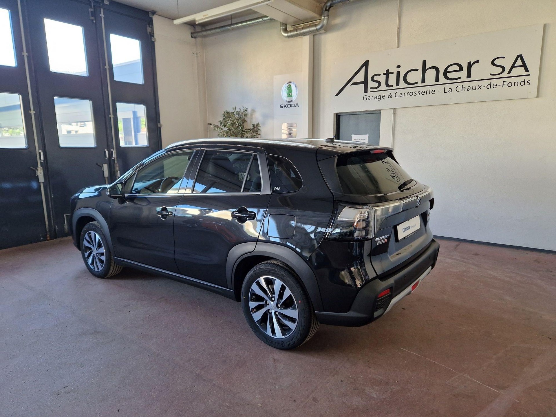 SUZUKI S-Cross 1.5 Compact Top Hybrid 4x4-image-4