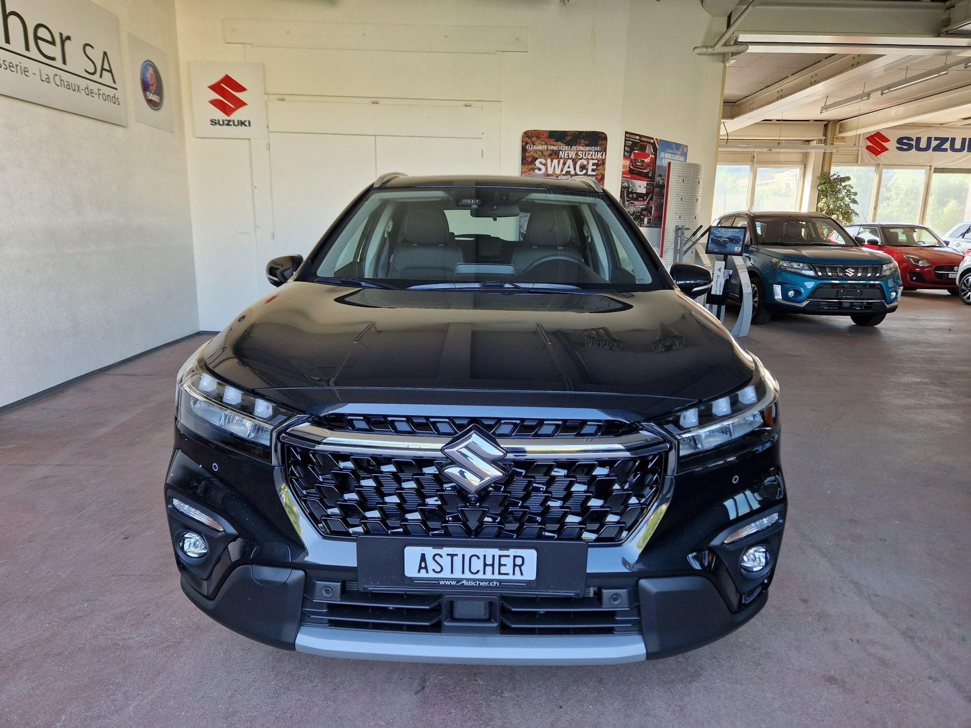 SUZUKI S-Cross 1.5 Compact Top Hybrid 4x4-showroom-element-1