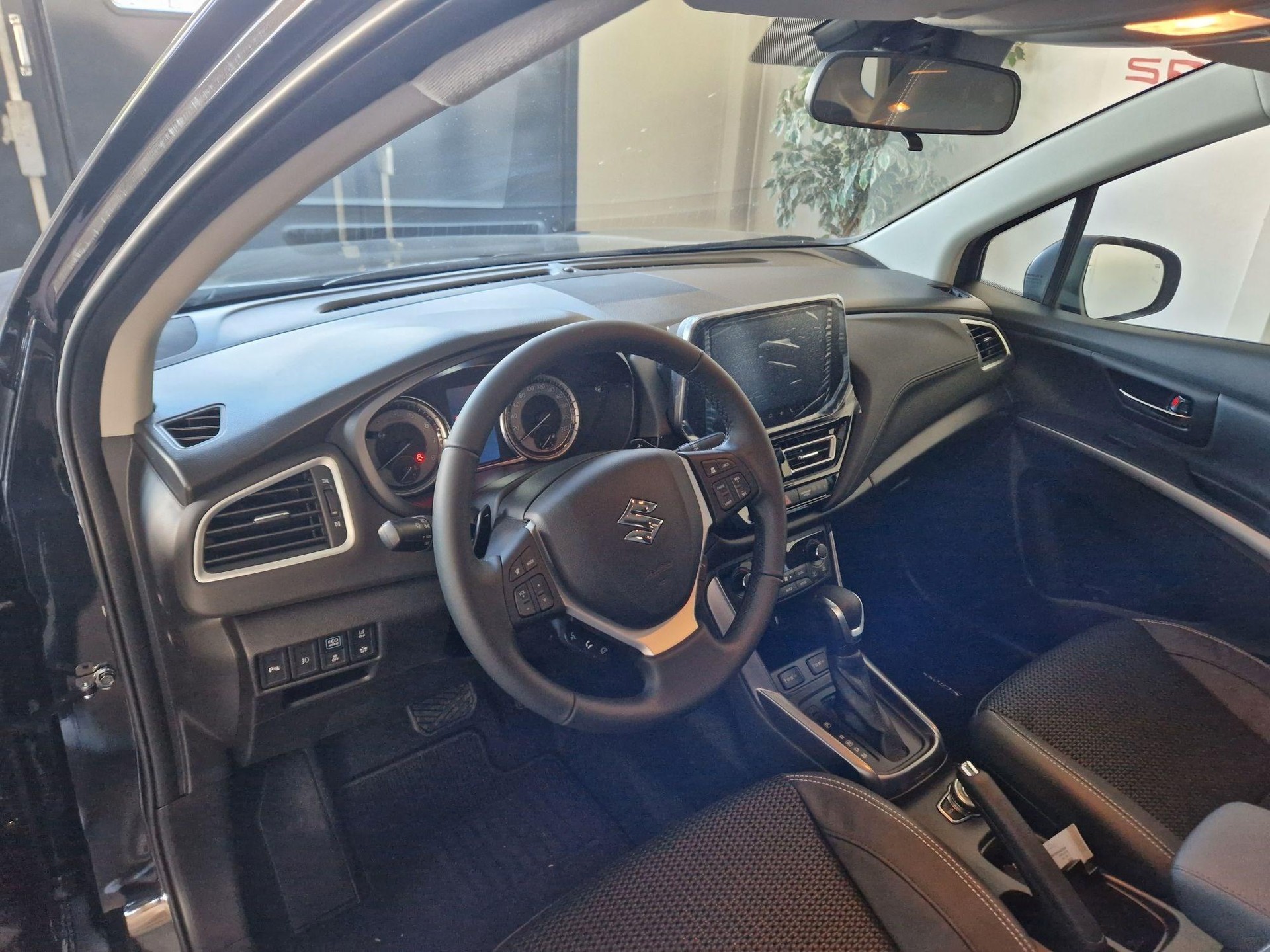 SUZUKI S-Cross 1.5 Compact Top Hybrid 4x4-image-10