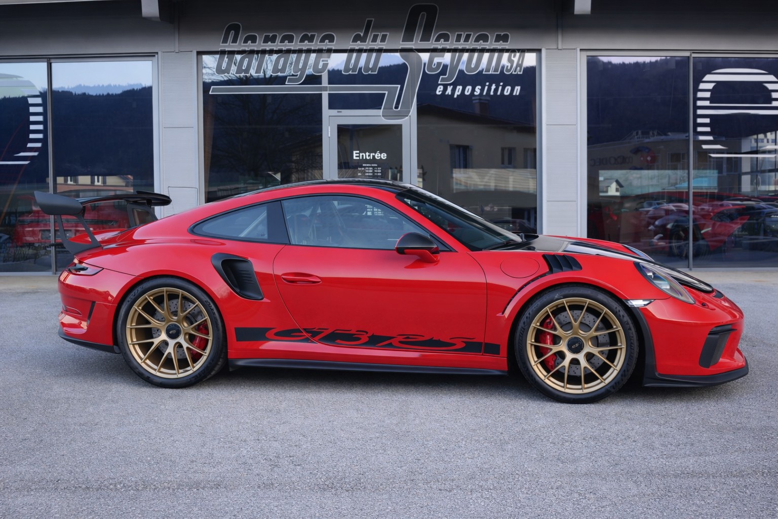 Car photo