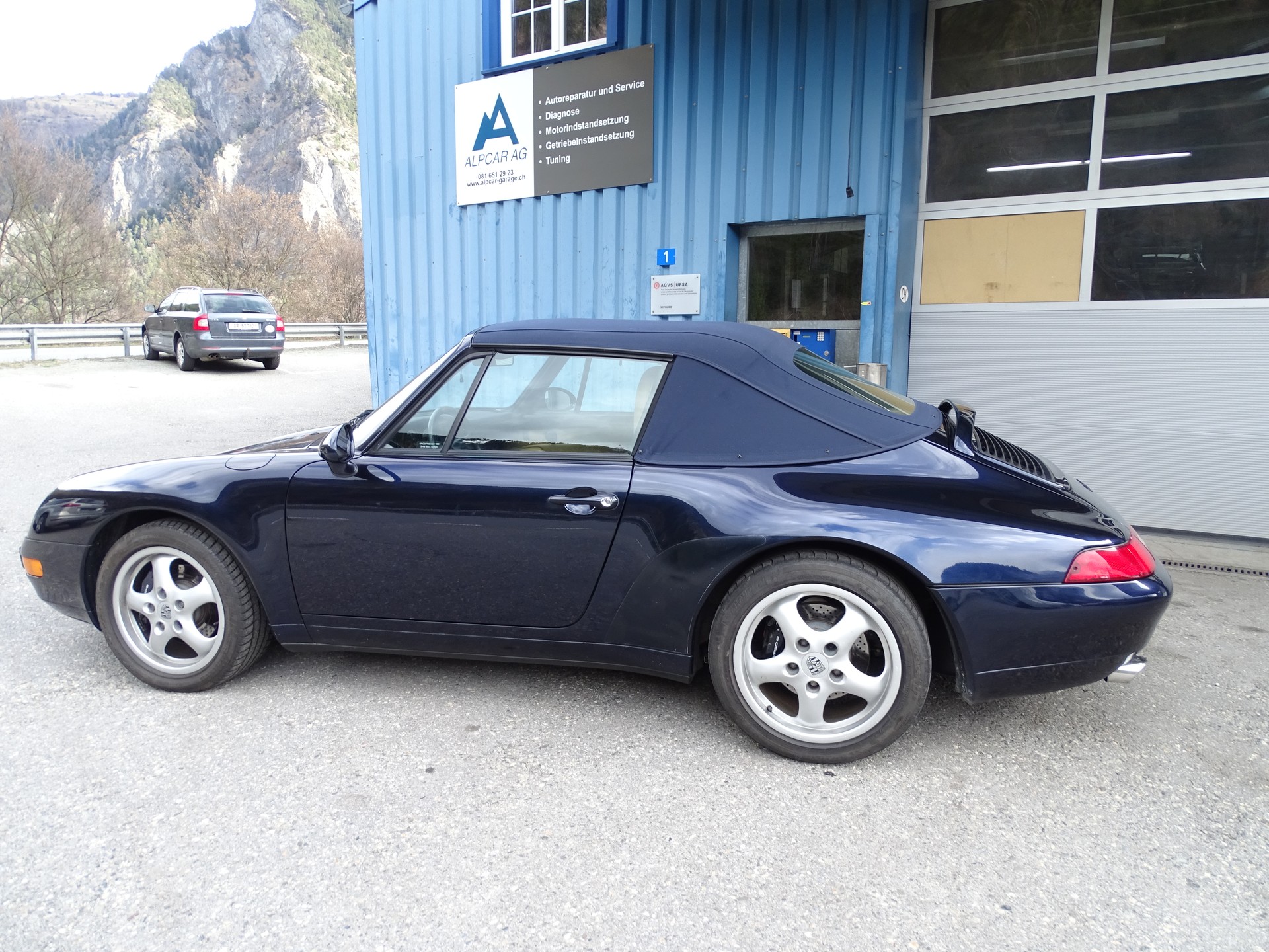 PORSCHE 993 Carrera 2 Cabrio-image-2
