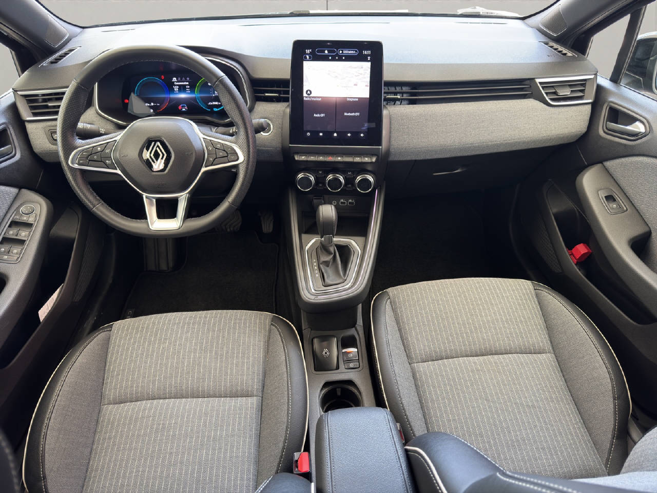 RENAULT Clio 1.6 E-Tech techno Voll-Hybrid 145PS-image-7