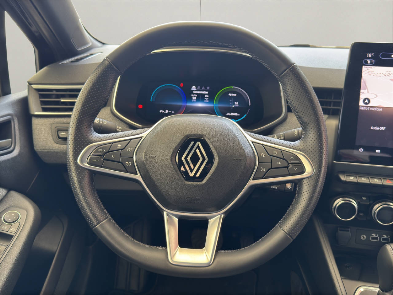 RENAULT Clio 1.6 E-Tech techno Voll-Hybrid 145PS-image-11