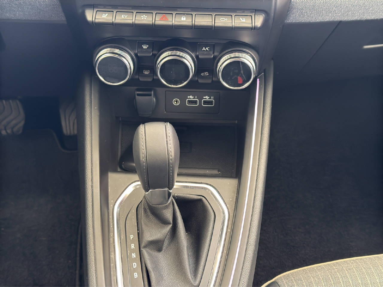 RENAULT Clio 1.6 E-Tech techno Voll-Hybrid 145PS-image-14