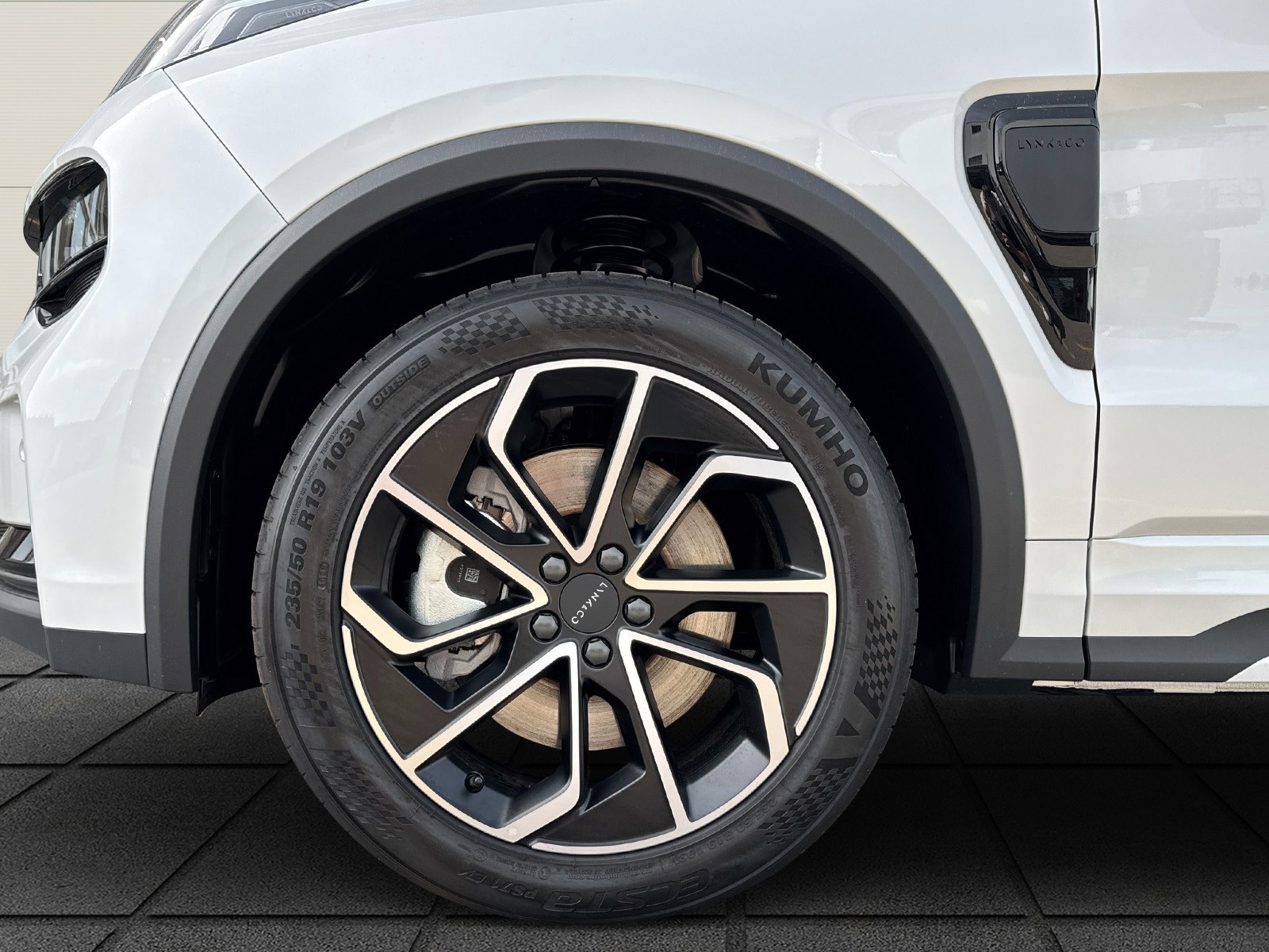 LYNK & CO 01 1.5 PHEV Core-image-5