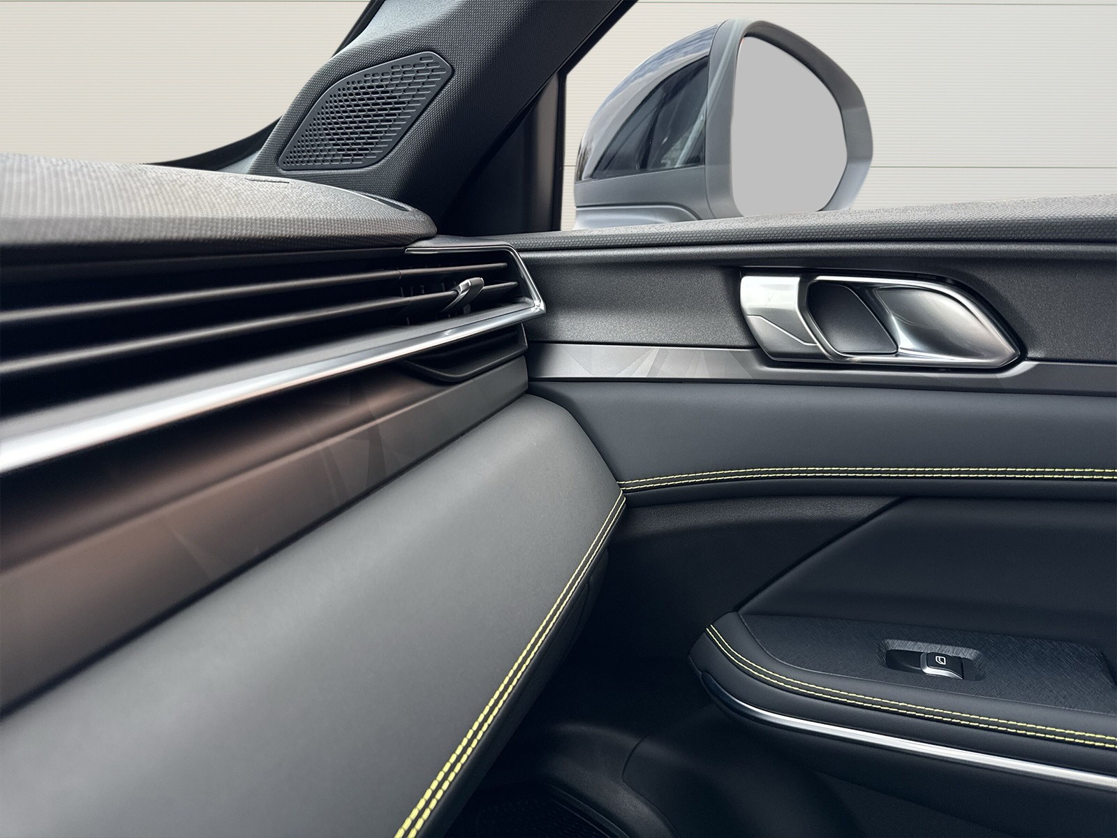 LYNK & CO 01 1.5 PHEV Core-image-15