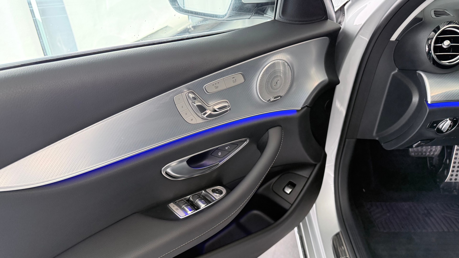 MERCEDES-BENZ E 450 Avantgarde 4matic-image-15