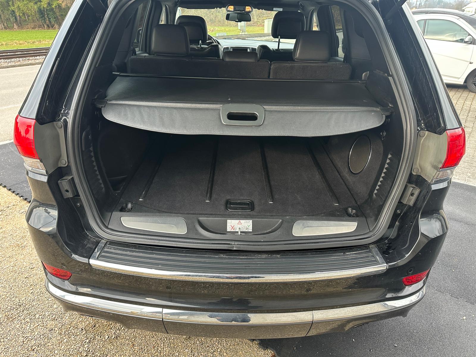 JEEP Grand Cherokee 3.0 CRD Summit Automatic-image-6
