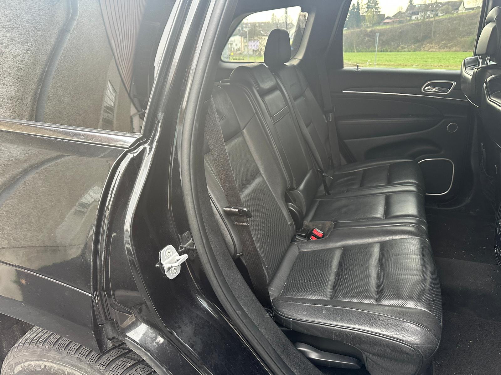 JEEP Grand Cherokee 3.0 CRD Summit Automatic-image-13