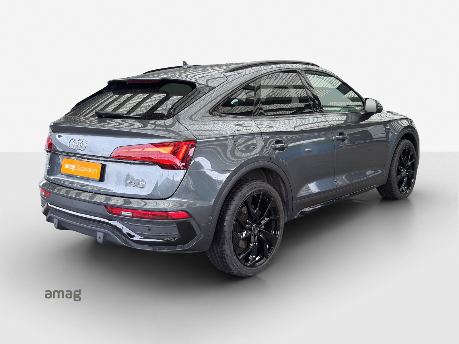 AUDI Q5 Sportback 40 TDI Blackedition quattro S-tronic-image-4