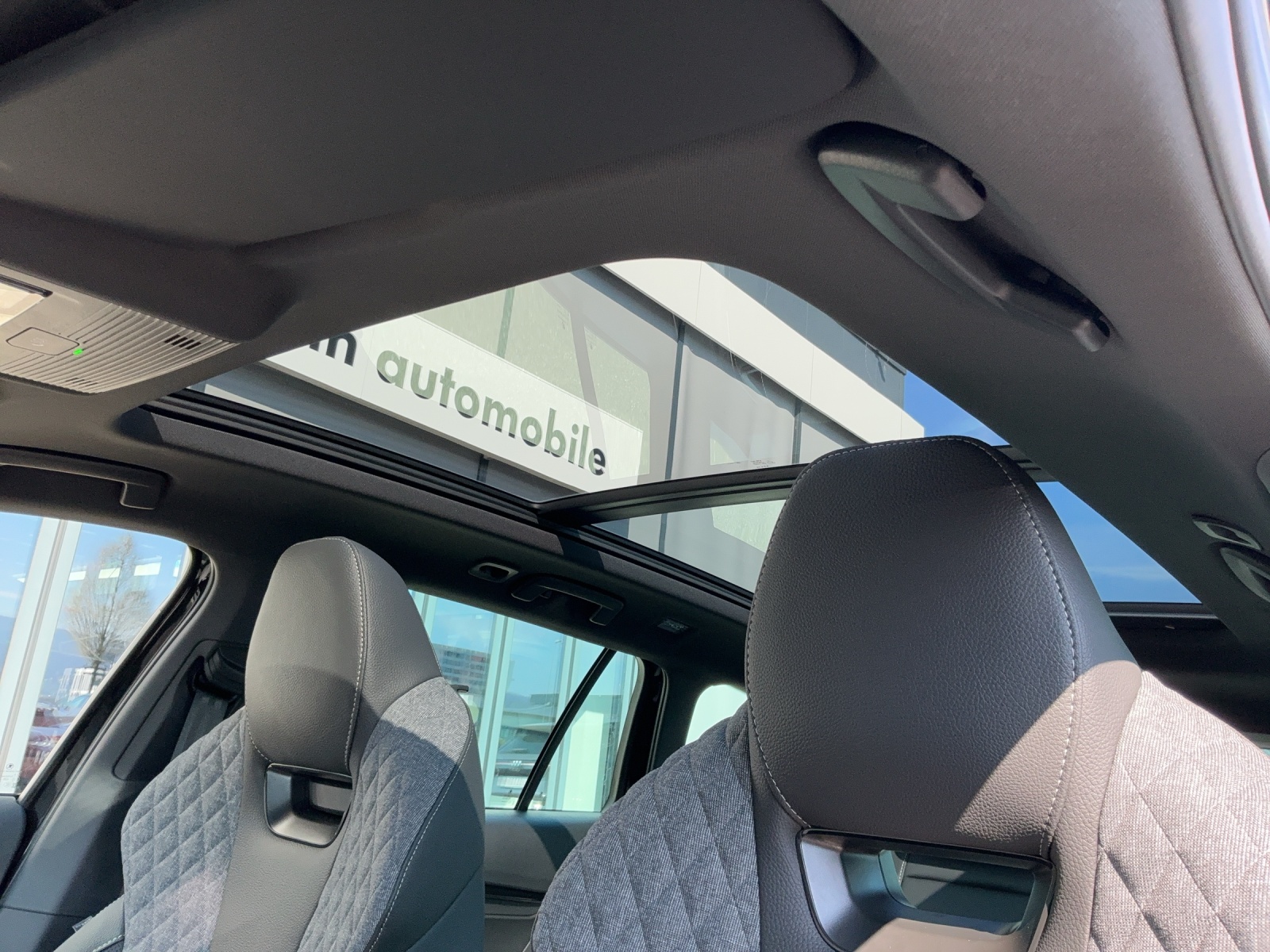 SKODA Octavia Combi 1.5 TSI mHEV DSG Sport Line-image-14