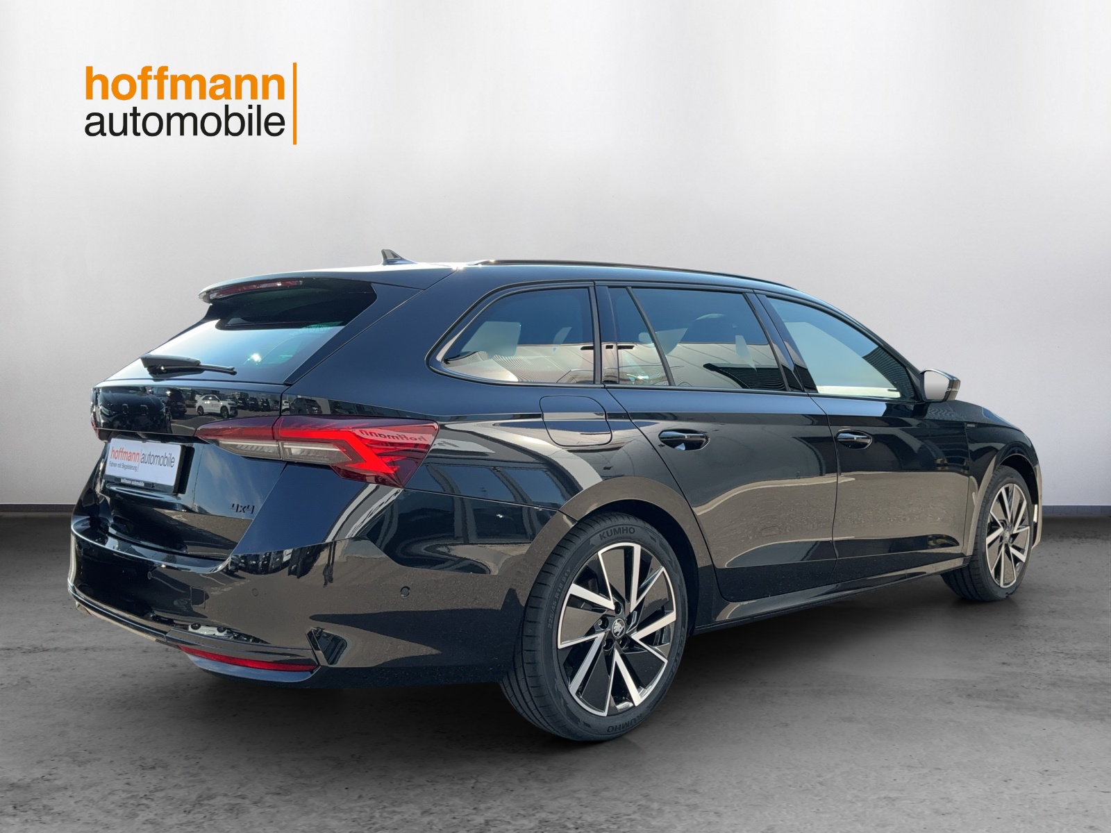 SKODA Octavia Combi 1.5 TSI mHEV DSG Sport Line-image-3