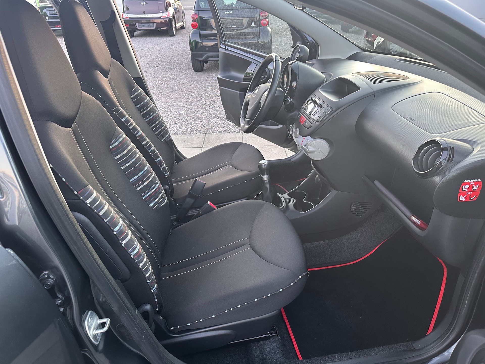 CITROEN C1 1.0i Exclusive-image-12