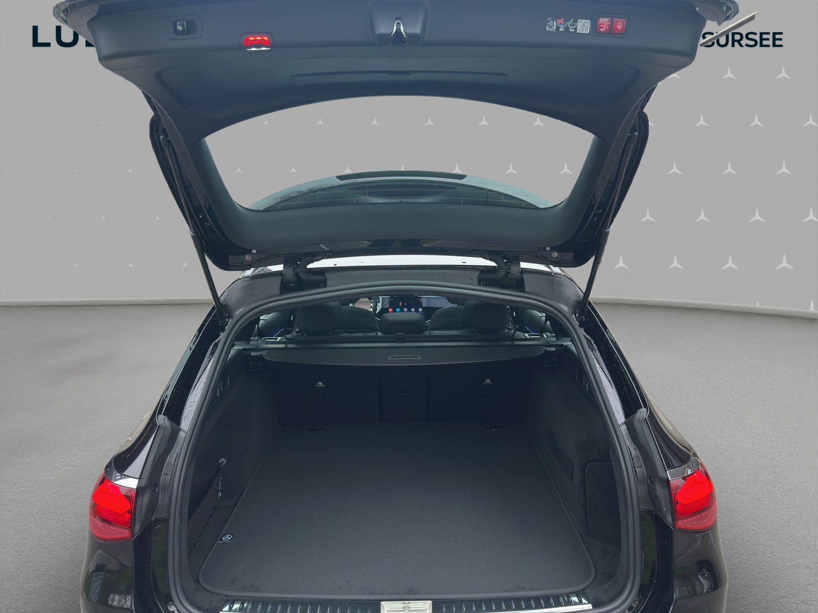 MERCEDES-BENZ E 220 d T 4Matic 9G-Tronic-image-14