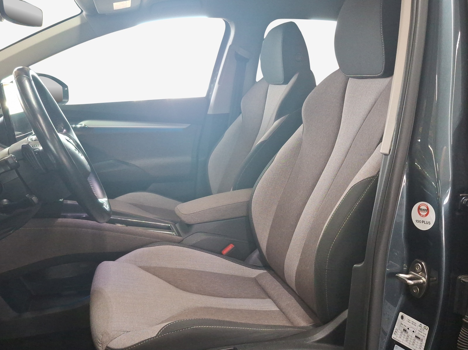 SKODA Enyaq iV 60-image-8