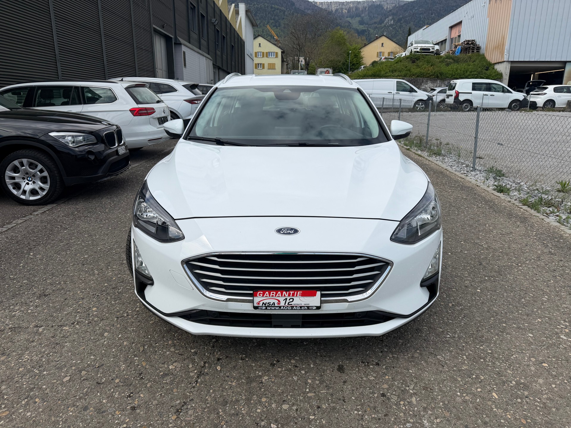 FORD Focus 1.5 TDCi Trend Automatic ** Gr. Navi * Klima * PDC V&H * Tempomat * Frisch Ab MFK-image-1