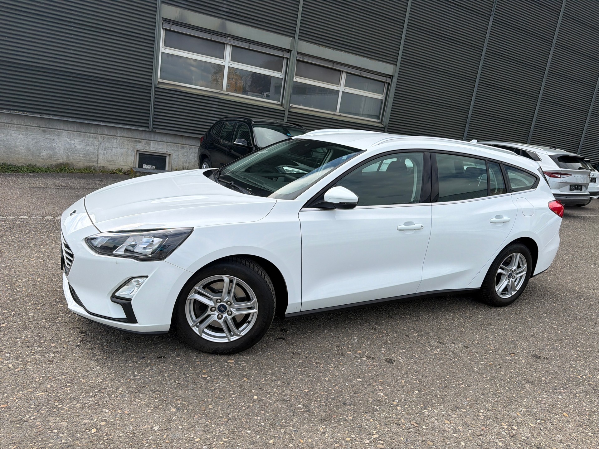 FORD Focus 1.5 TDCi Trend Automatic ** Gr. Navi * Klima * PDC V&H * Tempomat * Frisch Ab MFK-image-8