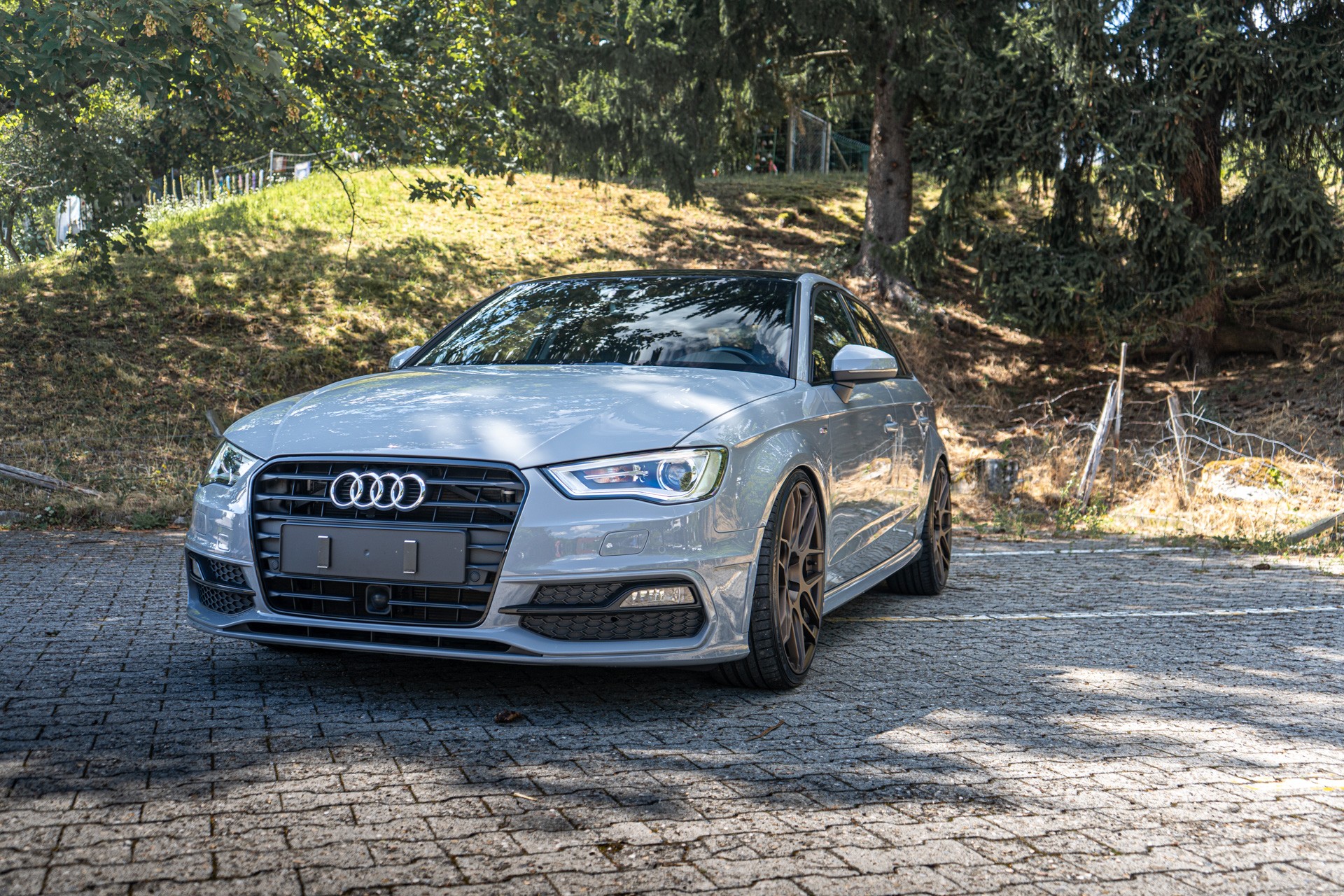 AUDI A3 Sportback 1.8 TFSI Ambition quattro S-tronic - S-Line-image-2