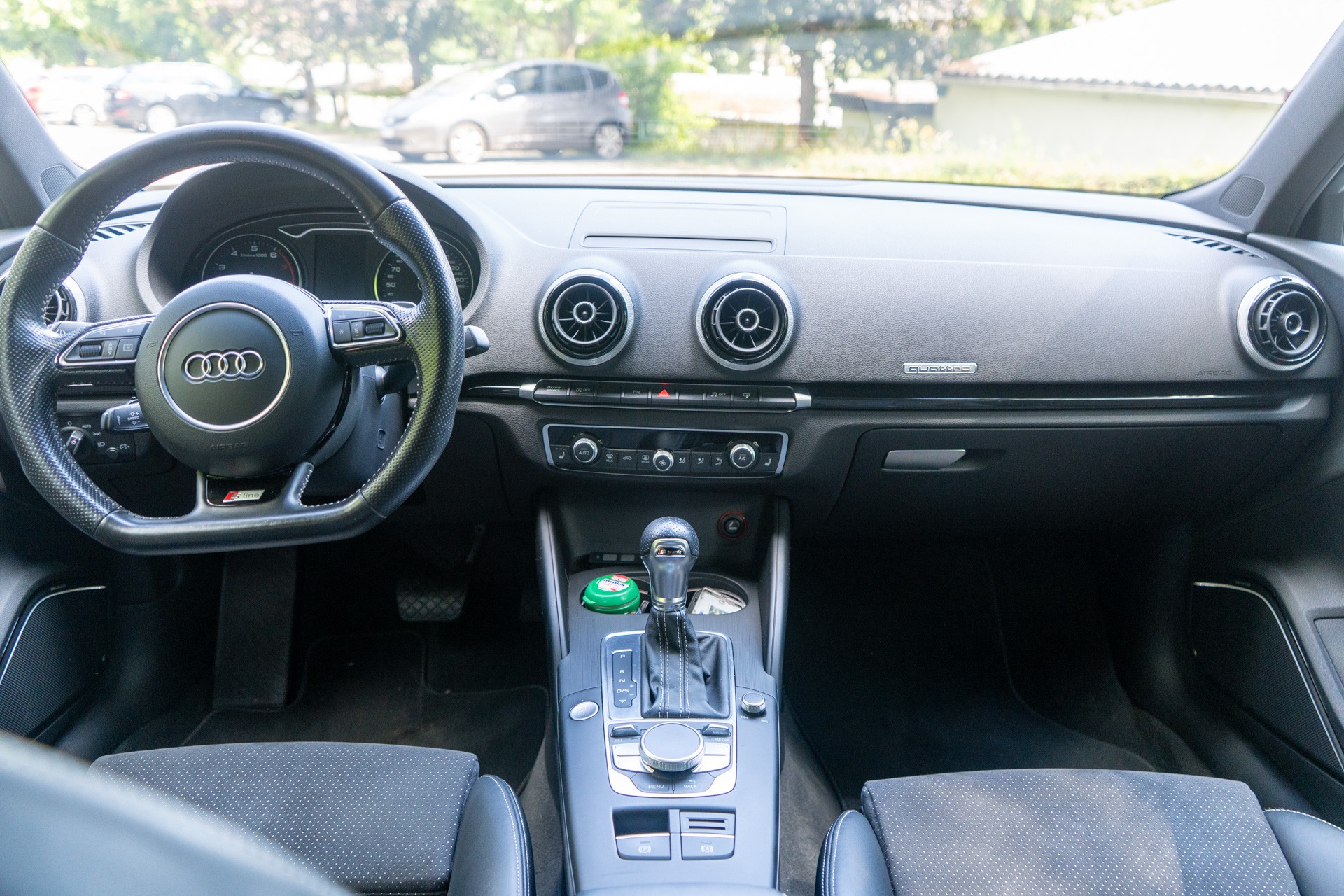AUDI A3 Sportback 1.8 TFSI Ambition quattro S-tronic - S-Line-image-4