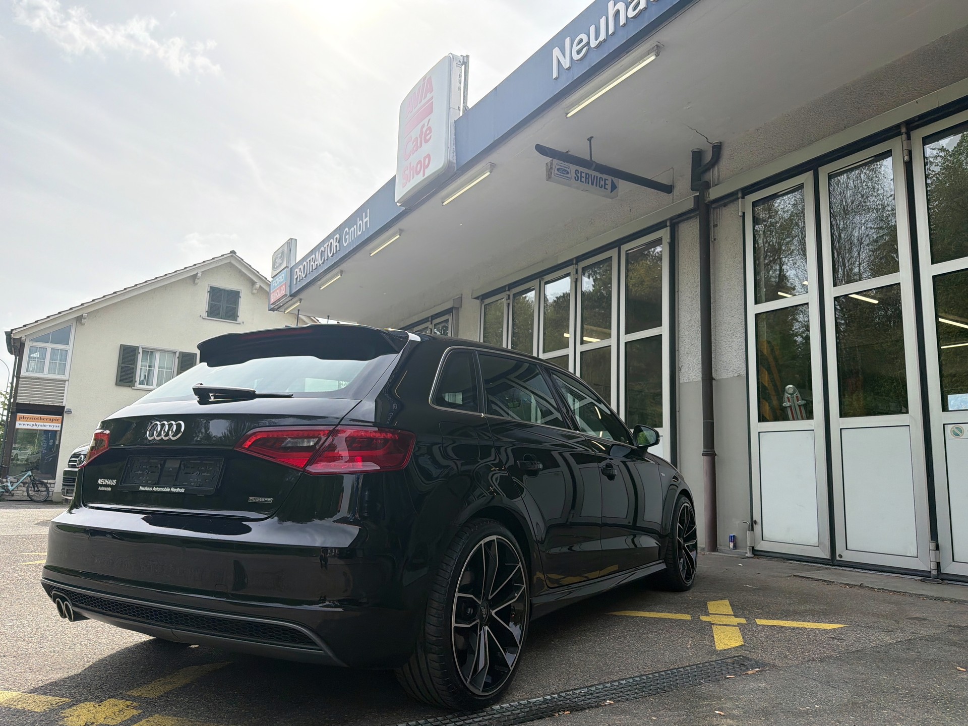 AUDI A3 Sportback 2.0 TDI Ambition quattro S-tronic-image-5