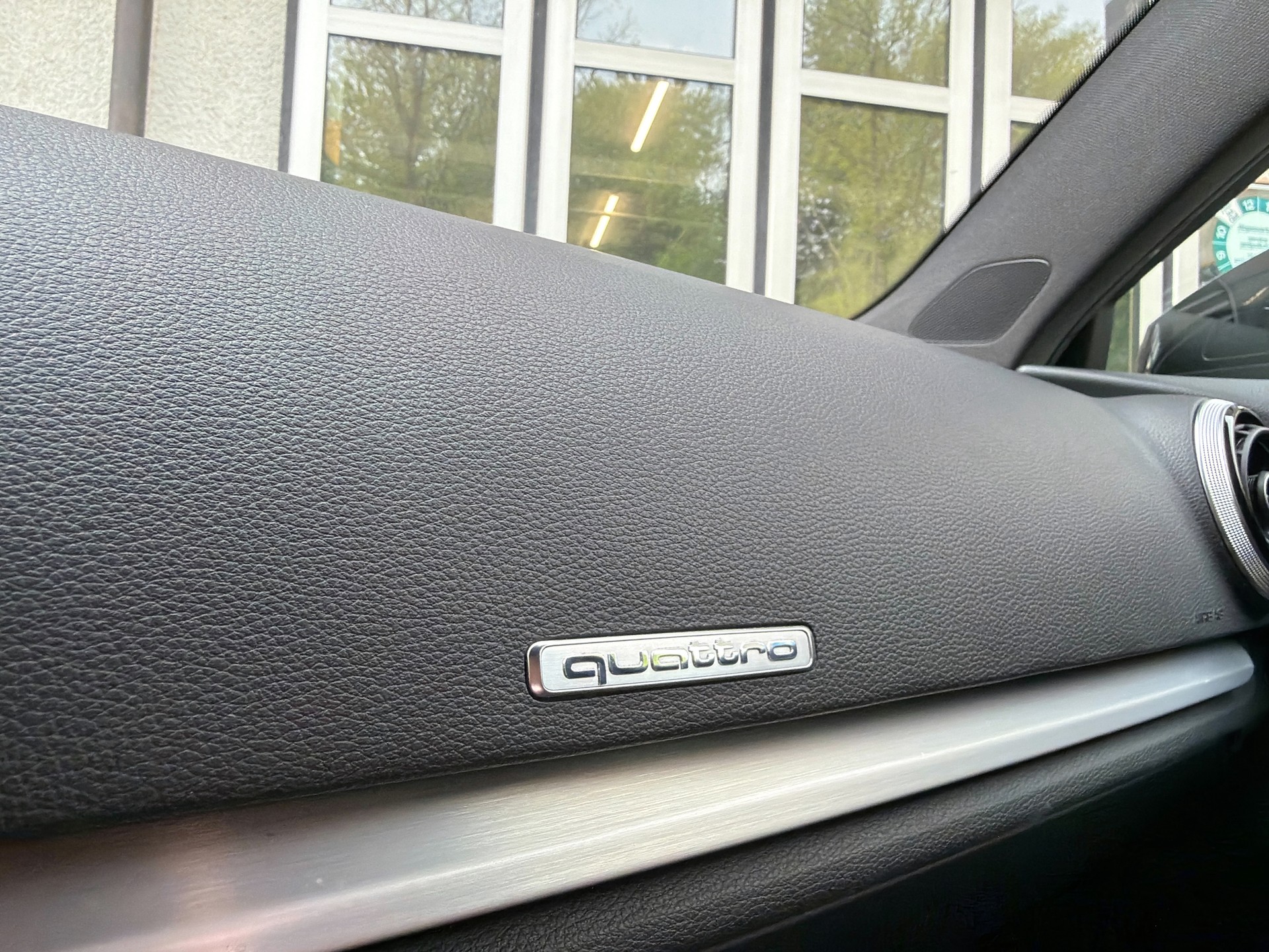 AUDI A3 Sportback 2.0 TDI Ambition quattro S-tronic-image-22