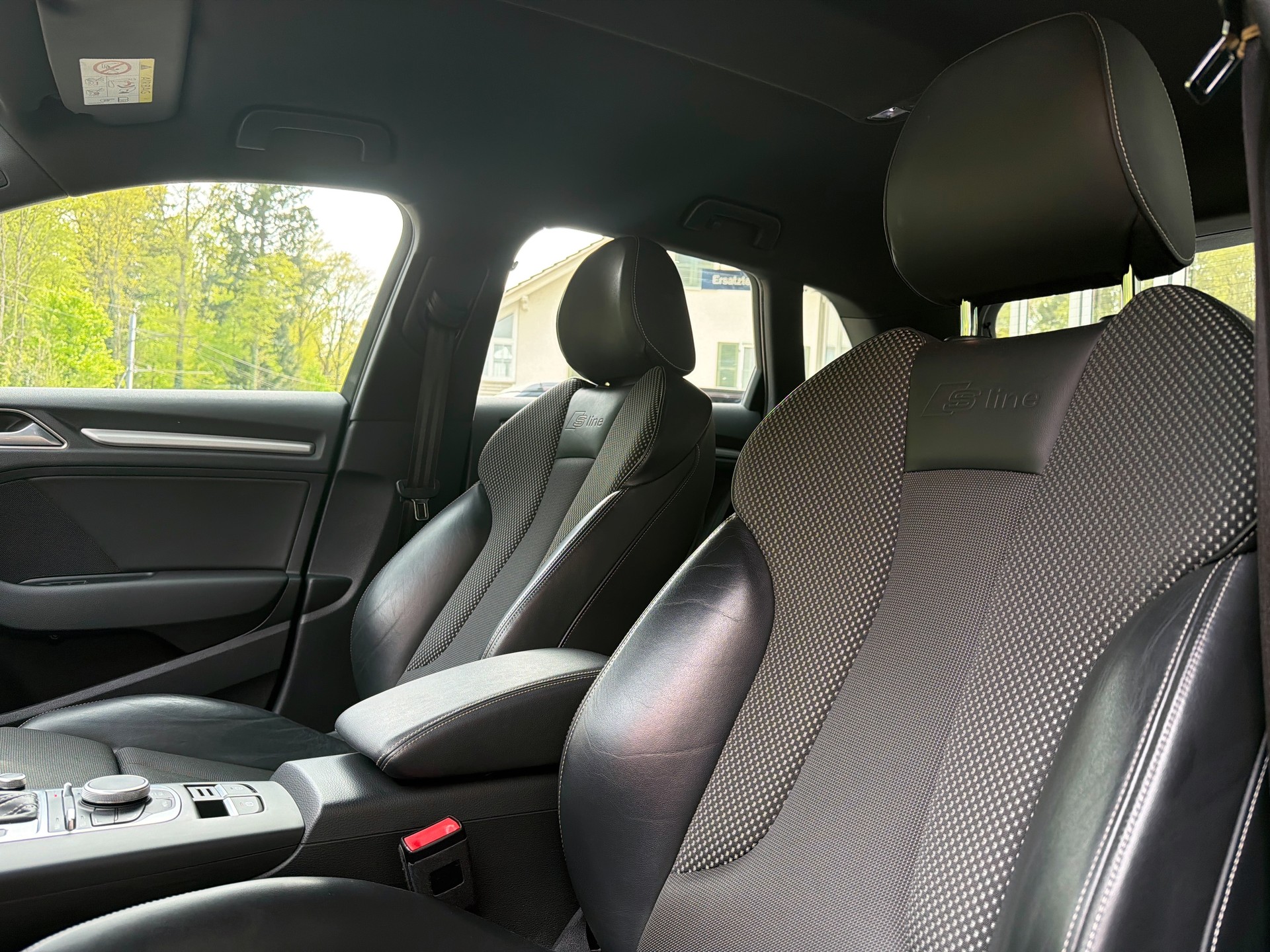 AUDI A3 Sportback 2.0 TDI Ambition quattro S-tronic-image-8