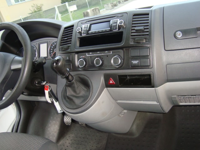 VW T5 2.0 TDI-image-10