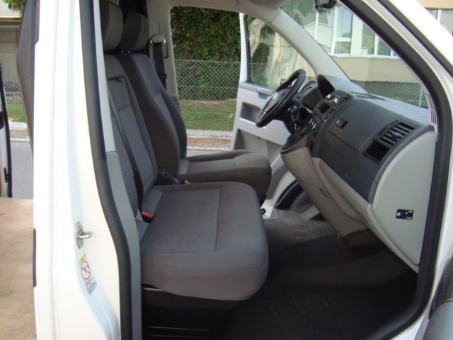 VW T5 2.0 TDI-image-9