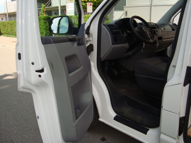 VW T5 2.0 TDI-image-6