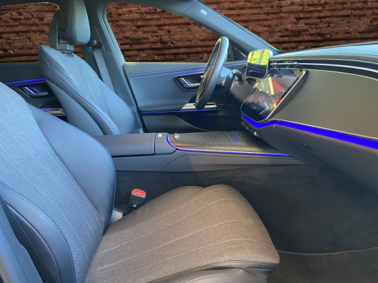 MERCEDES-BENZ E 220 d 4Matic-image-10