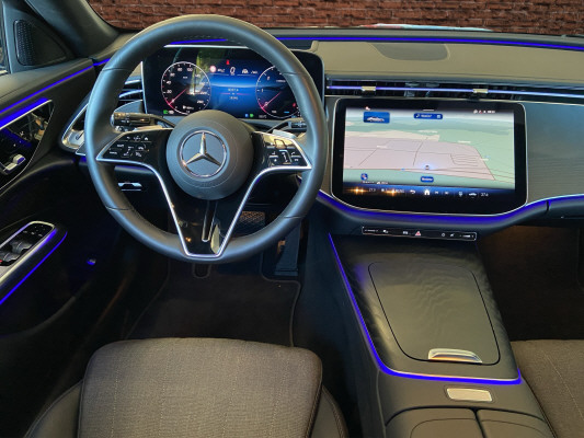 MERCEDES-BENZ E 220 d 4Matic-image-8