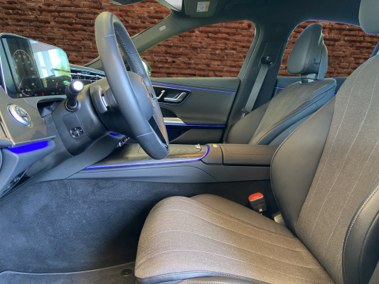 MERCEDES-BENZ E 220 d 4Matic-image-9