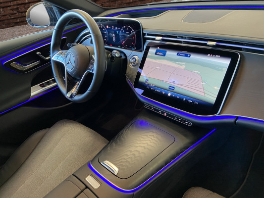 MERCEDES-BENZ E 220 d 4Matic-image-13