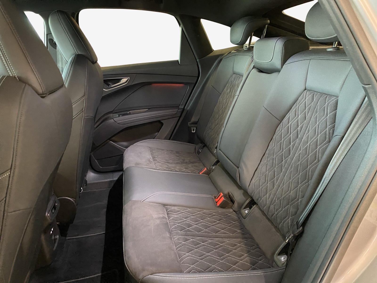 AUDI Q4 Sportback e-tron 40-image-12