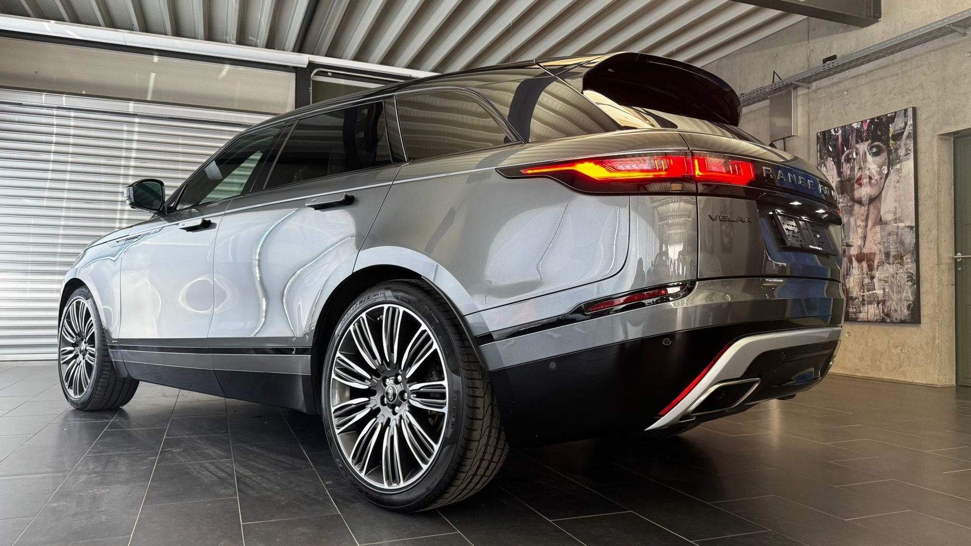 LAND ROVER Range Rover Velar 3.0 D 300 R-Dynamic HSE-image-15