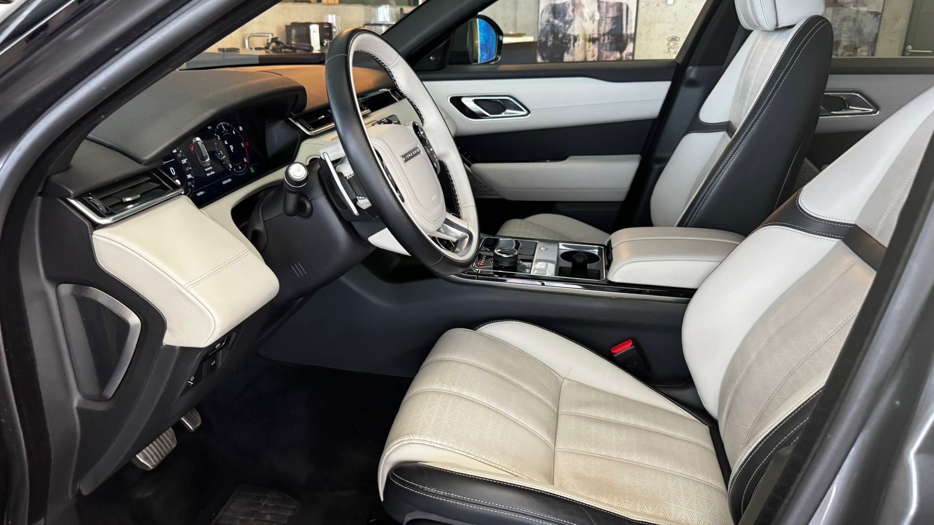 LAND ROVER Range Rover Velar 3.0 D 300 R-Dynamic HSE-image-9