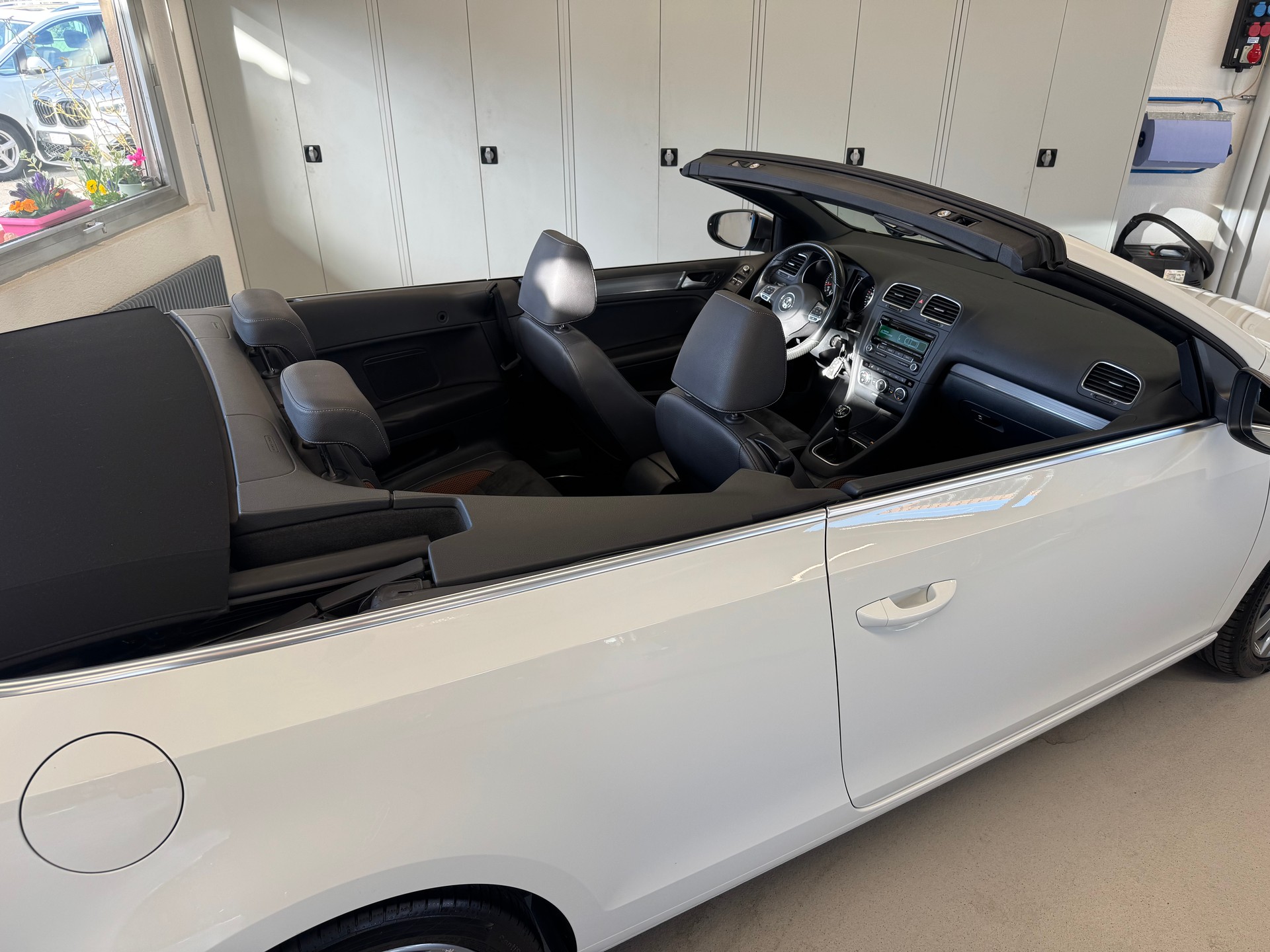 VW Golf Cabrio 1.4 TSI Karmann-image-13