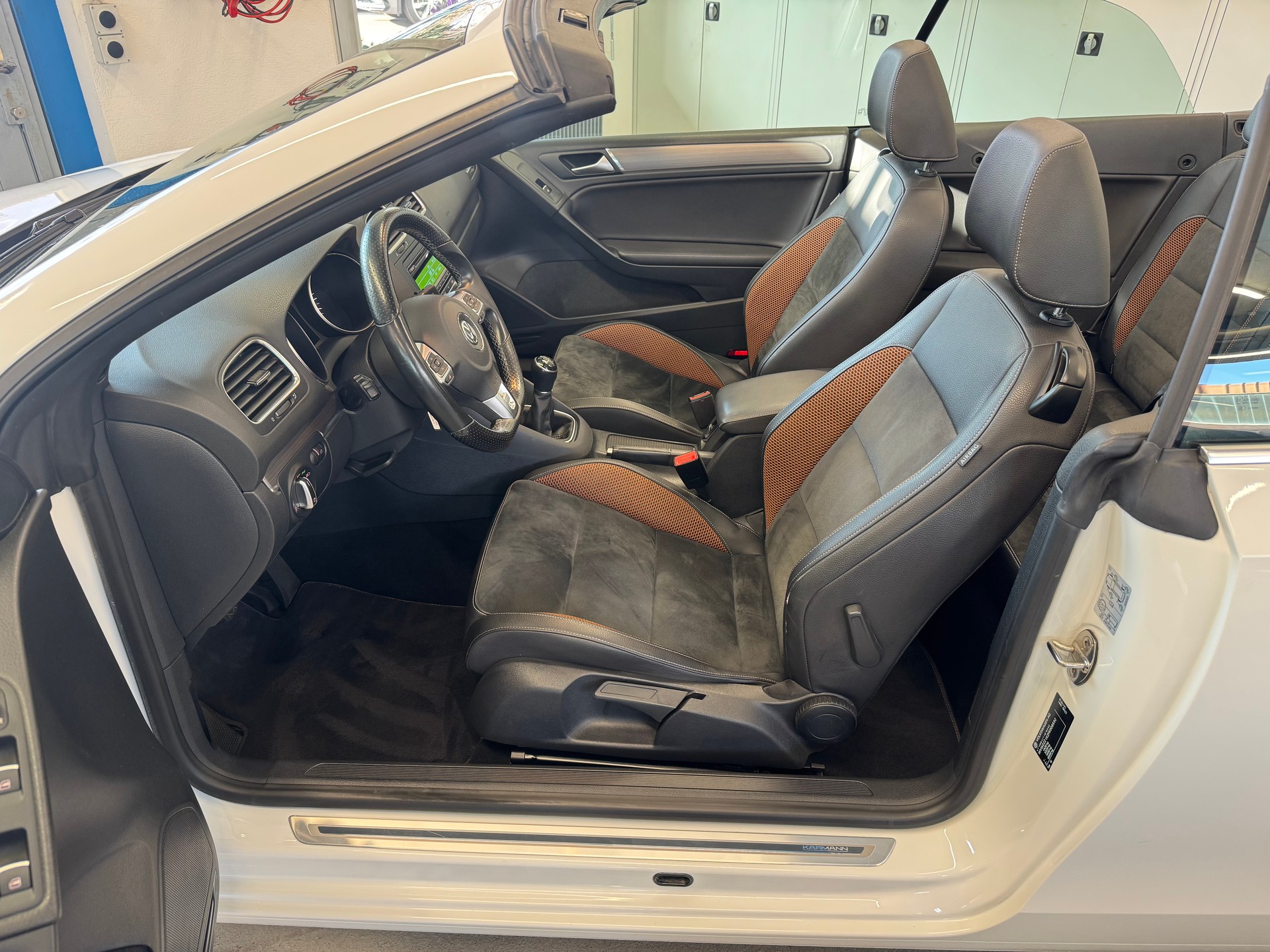 VW Golf Cabrio 1.4 TSI Karmann-image-6