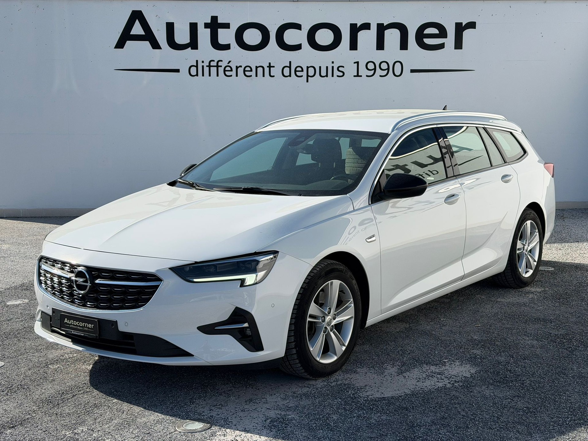 OPEL Insignia 2.0 CDTI Sports Tourer 4WD Ultimate Automatic-image-0