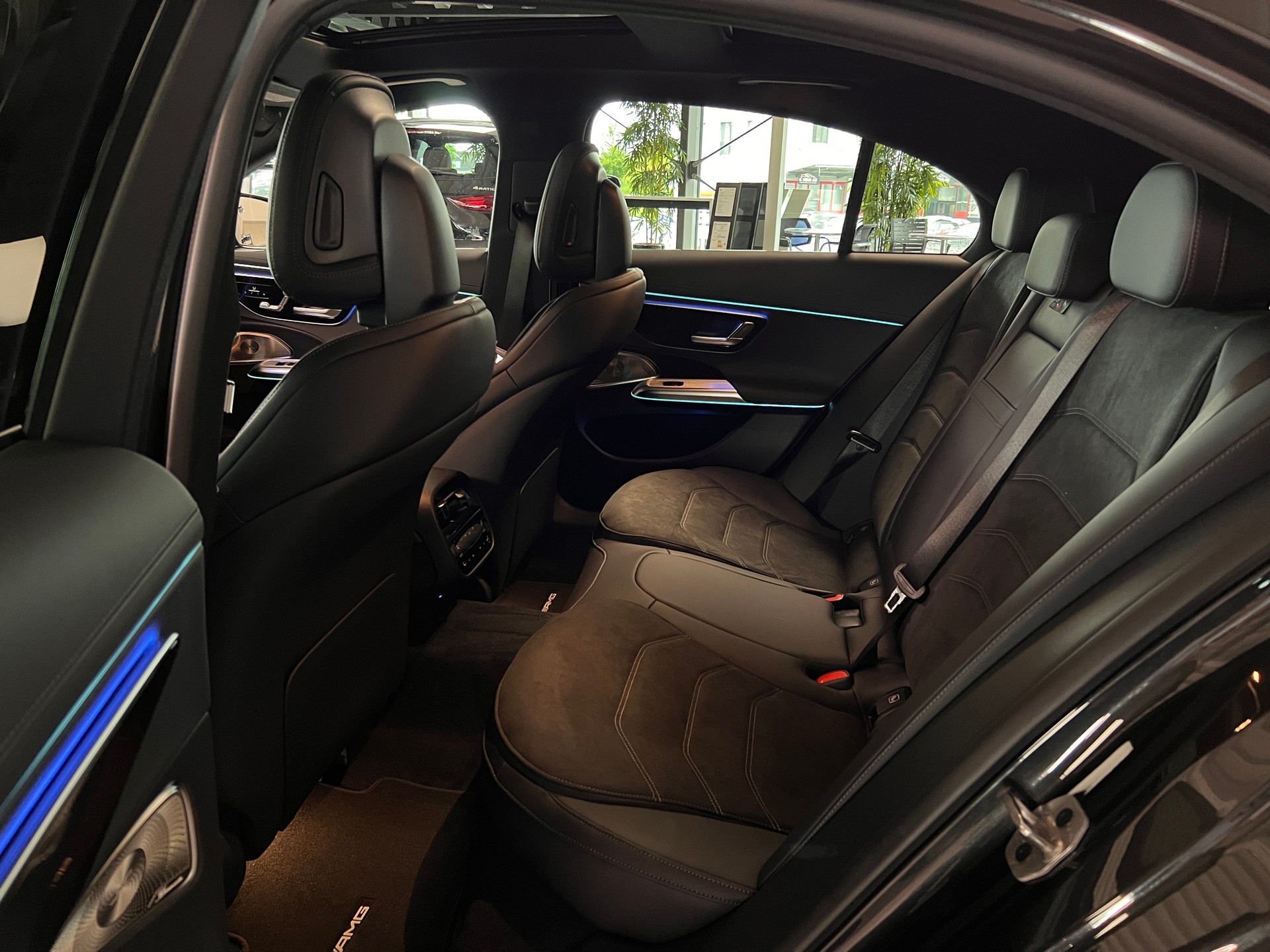 MERCEDES-BENZ E 200 9G-Tronic 4Matic-image-8