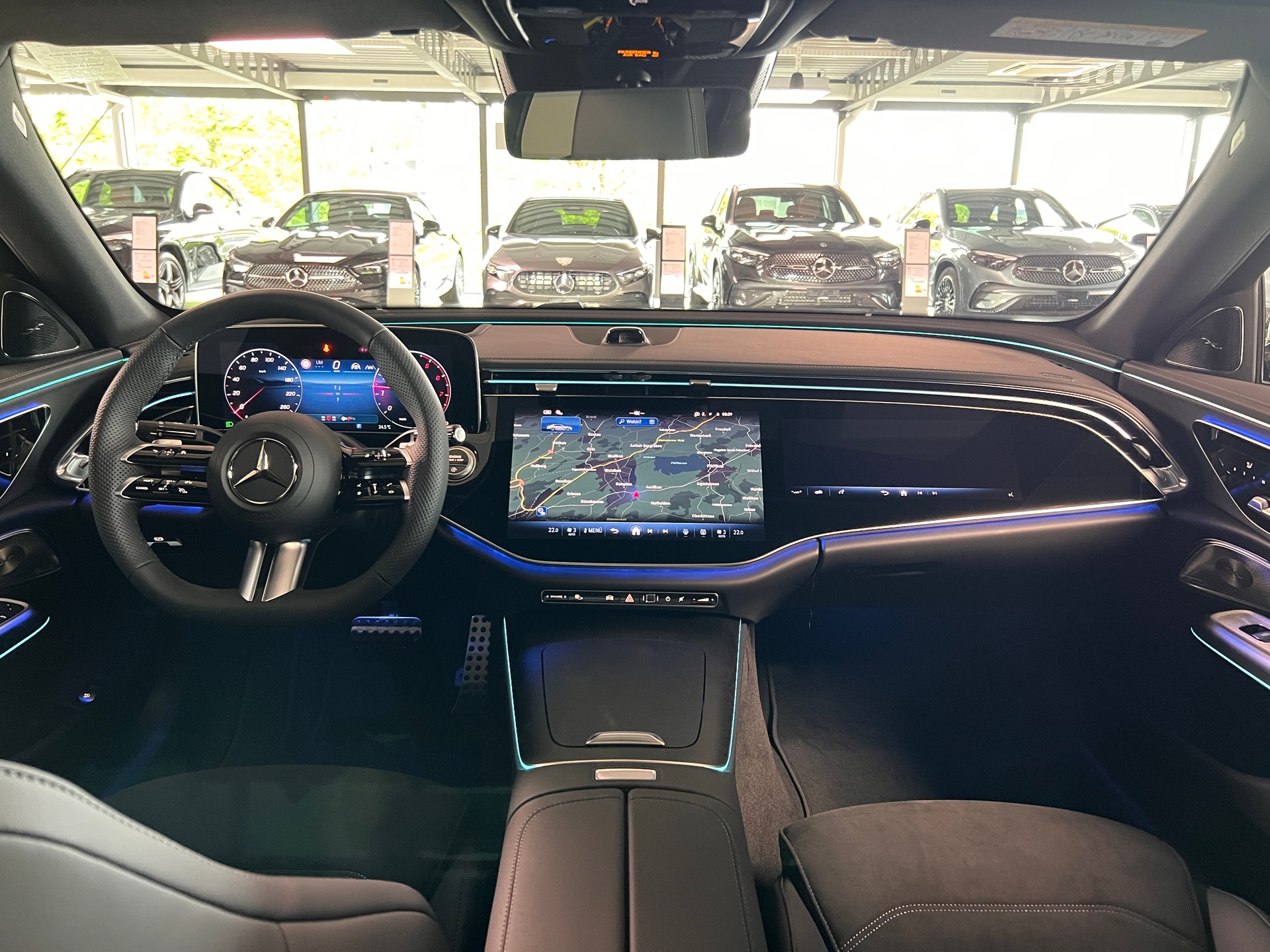 MERCEDES-BENZ E 200 9G-Tronic 4Matic-image-11