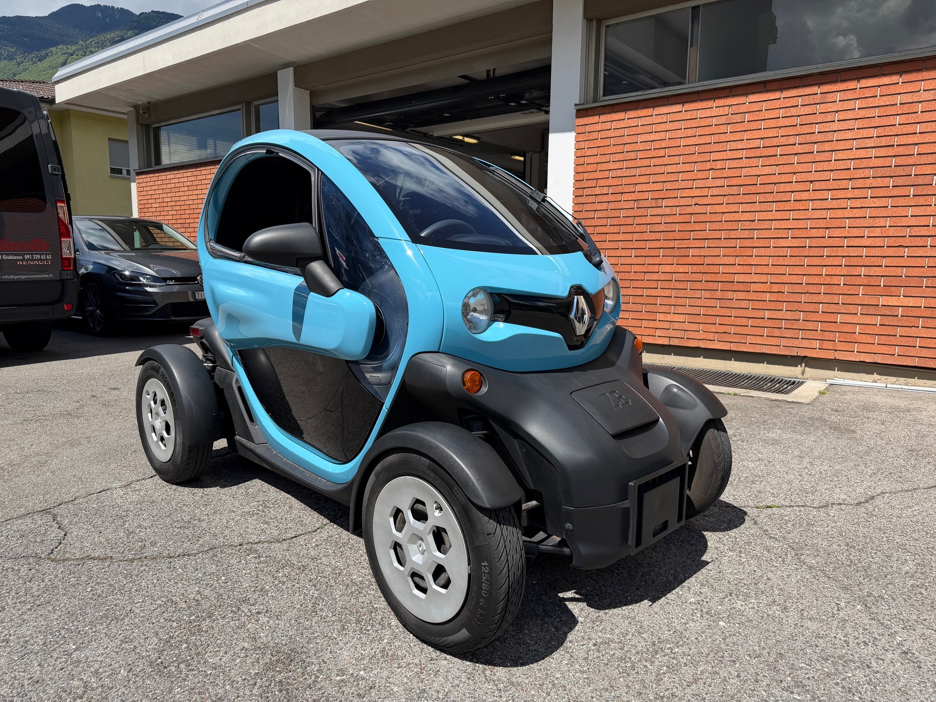 RENAULT Twizy Z.E. FP Life (incl. Battery)-image-0