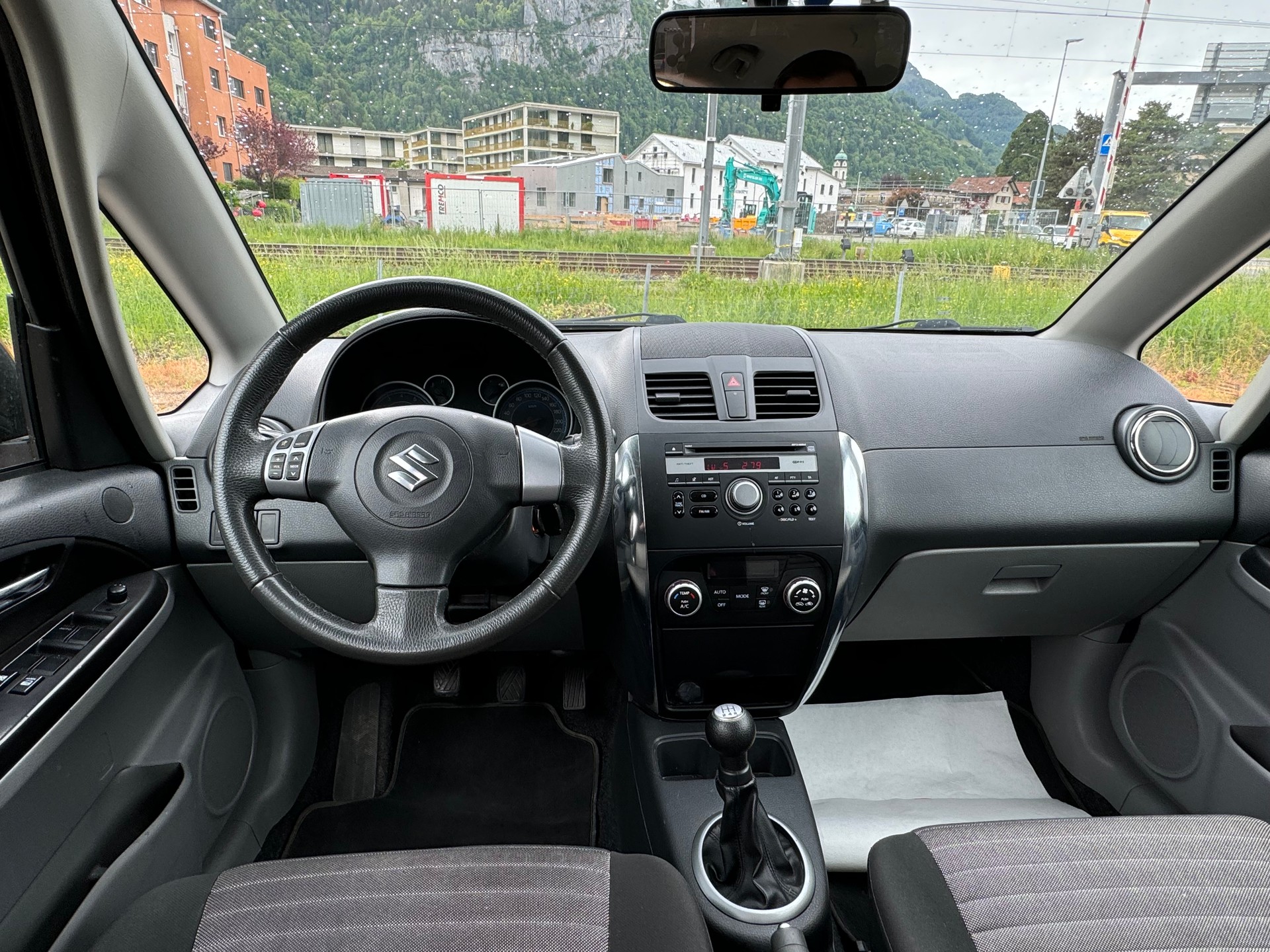 SUZUKI SX4 1.6 16V GL Top Barry 4WD-image-9