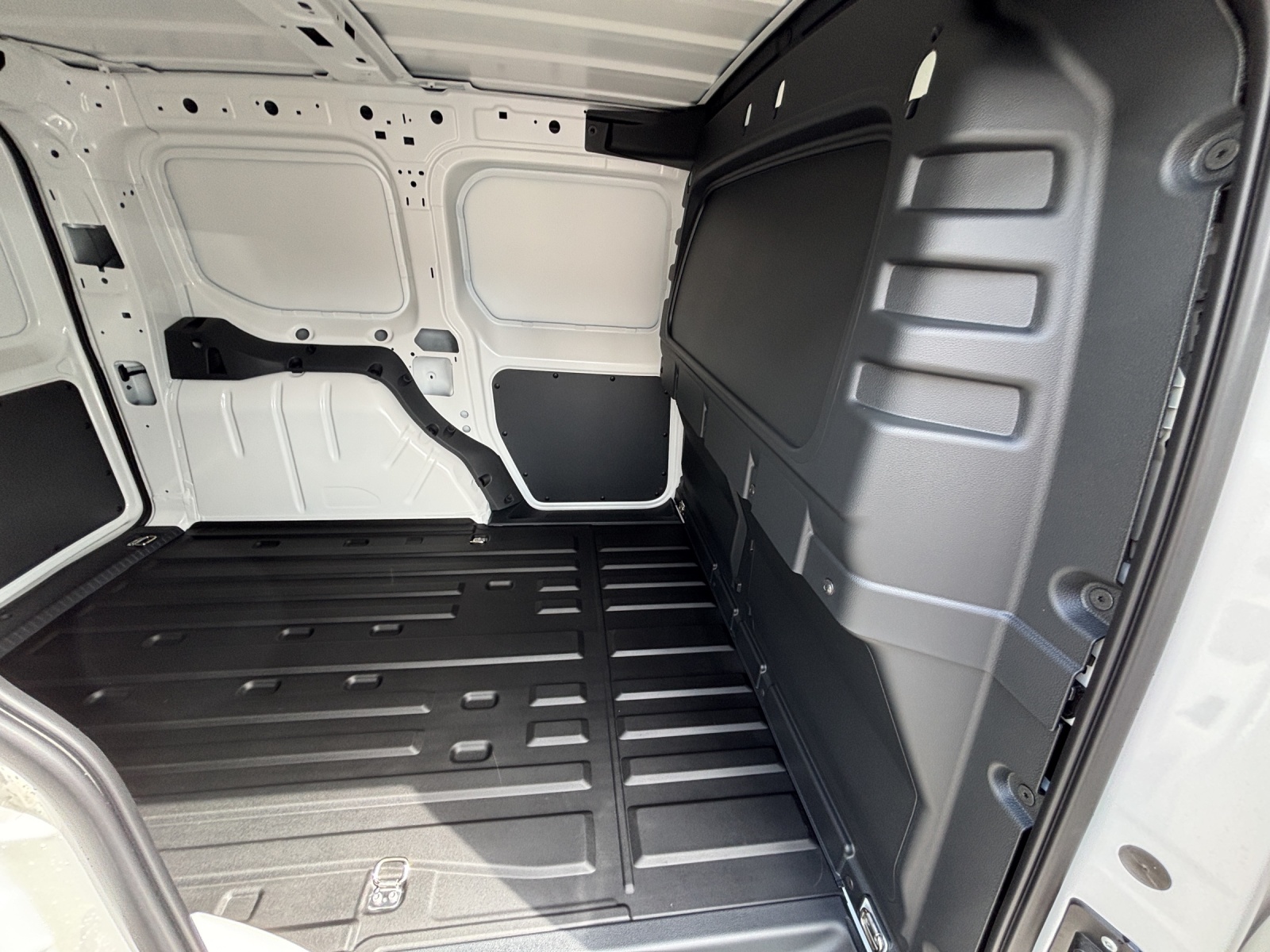 VW Caddy Cargo 1.5 TSI Entry-image-11