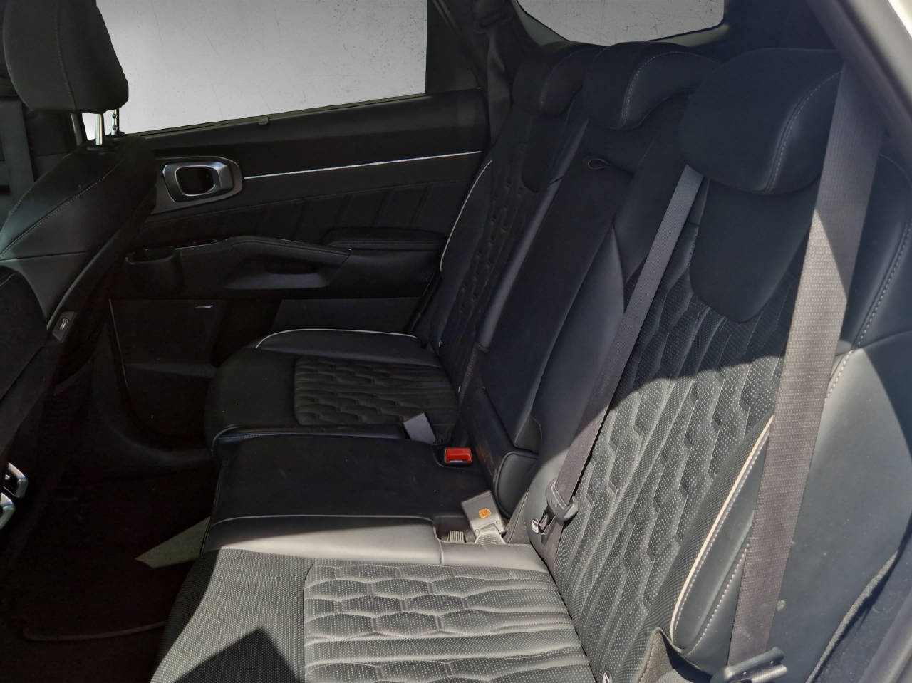 KIA Sorento 1.6 T-GDi Plug-in Hybrid-image-3